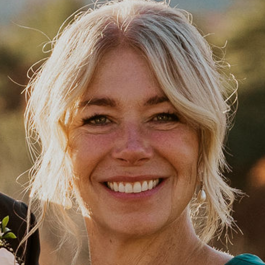 Silvia Scott